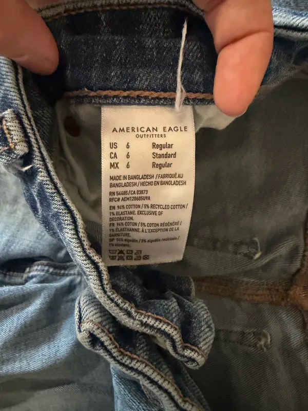 American Eagle Curvy Jeans - Image 4