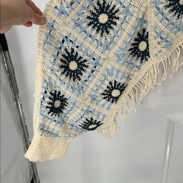 House Of Harlow 1960 Blue and Cream Crochet Fringe Sweater Shrug Coverup One Siz - Image 4