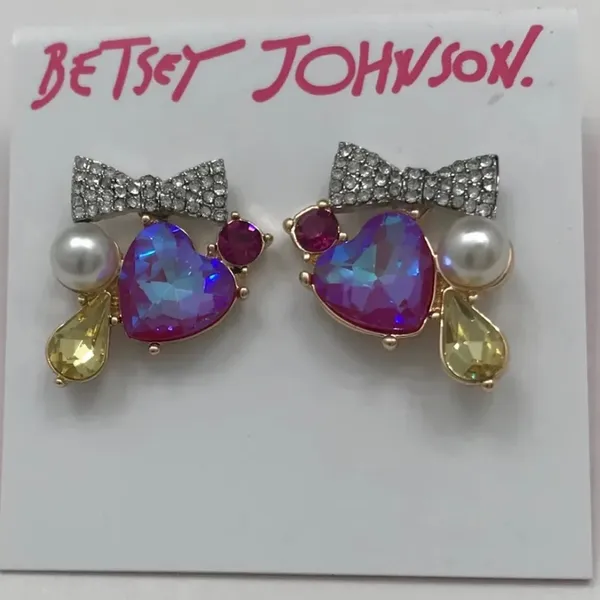 Betsey Johnson Heart & Bow Cluster Stud Earrings Crystal & Faux Pearl NWT - Image 5