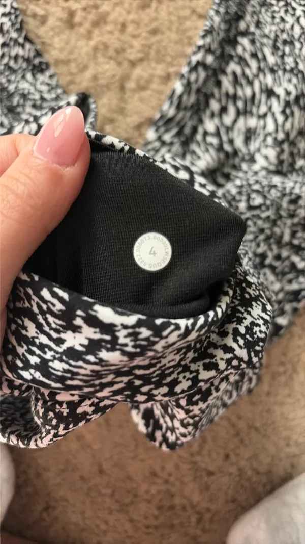 Lululemon Leggings Instill High-Rise 25" 6 - Image 4