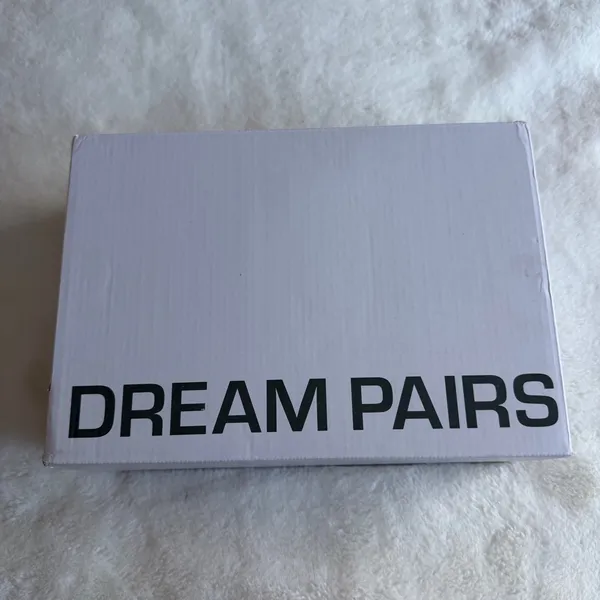 Dream Paris Fuzzy Slip-On Sand Size 7.5 NEW IN BOX - Image 4