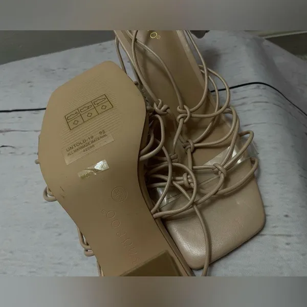 NWT designer strappy heels Tan Size 8.5 - Image 7