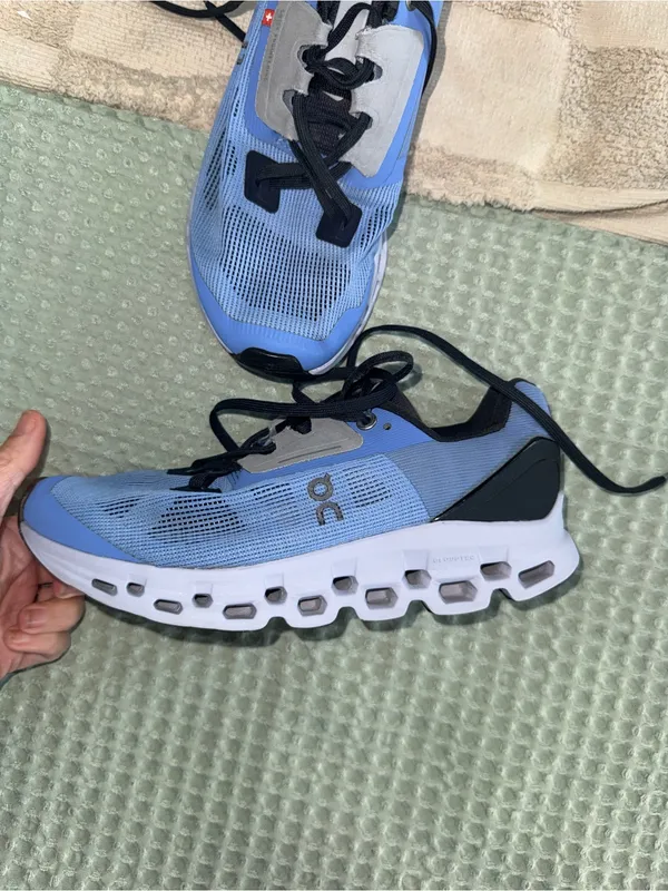 On‎ Running Cloudstratus size 7 Blue - Image 3
