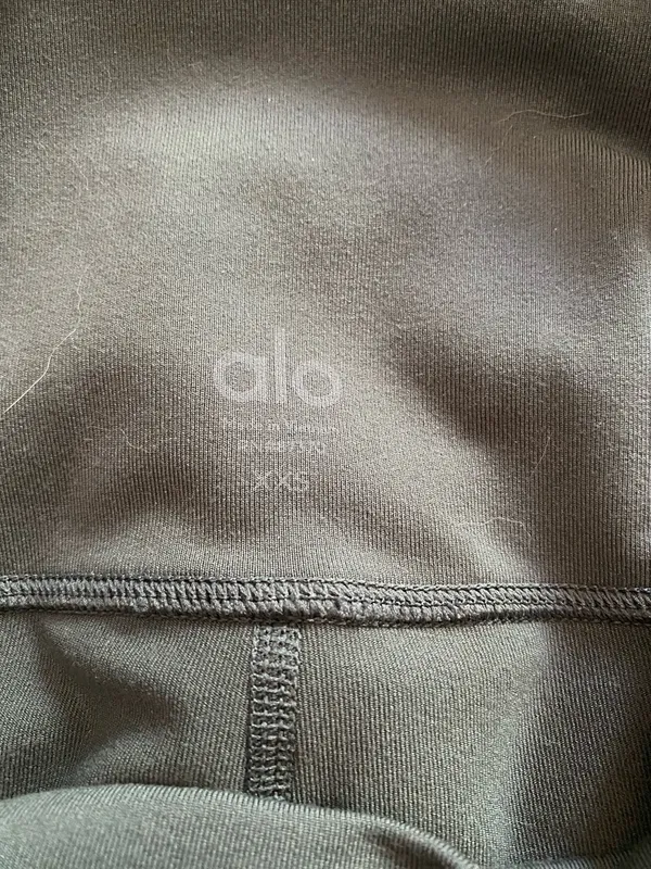 Alo yoga pants - Image 3