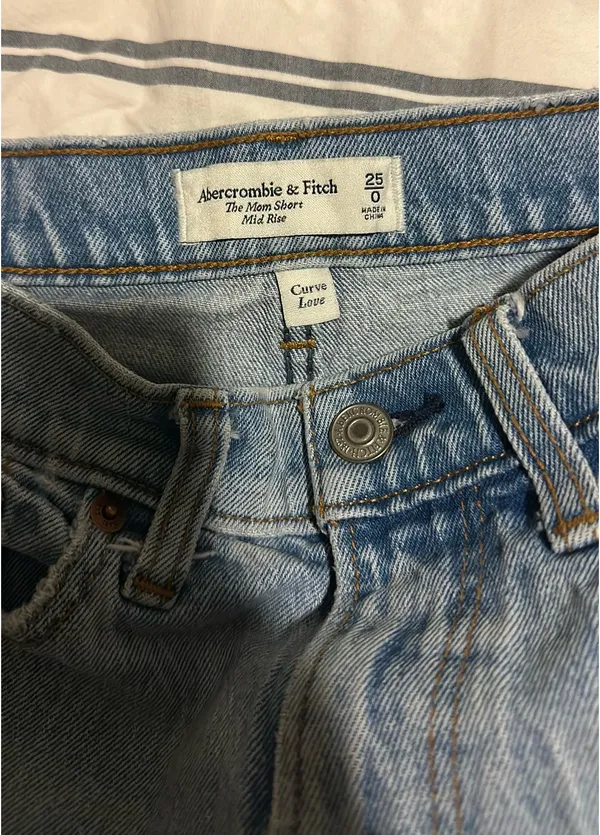 Abercrombie Mom Mid-Rise Shorts Curve Love - Image 3