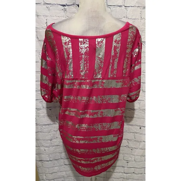 Chelsea & Theodore pink top with a silver distressed horizontal stripes 2X - Image 3