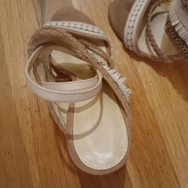 Nine West Nude Fringed Rhinestone Accent Heels in sz 7 - Image 5