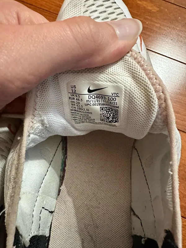Nike Air Max 270 Shoes - Image 4