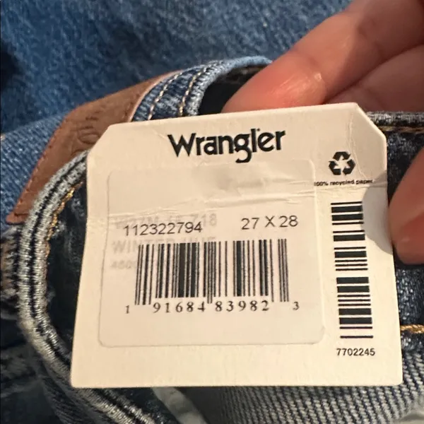 Wrangler Blue Straight Leg Women's Jeans new with tags Wrangler Mom Straight - Image 11