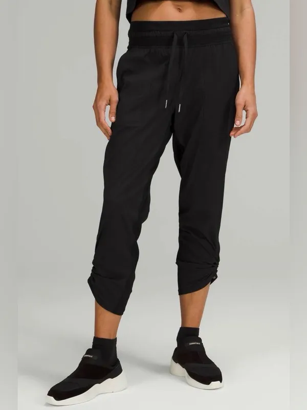 Lululemon Dance Studio Mid-Rise Crop 25" size 8 - Image 3
