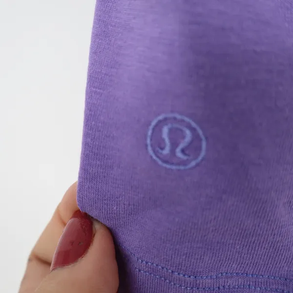 Lululemon T-Shirt Womens S/M Cates Tee Purple Cropped Side Slit Good - Image 2