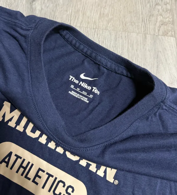 Nike Michigan tee shirt  - Image 5
