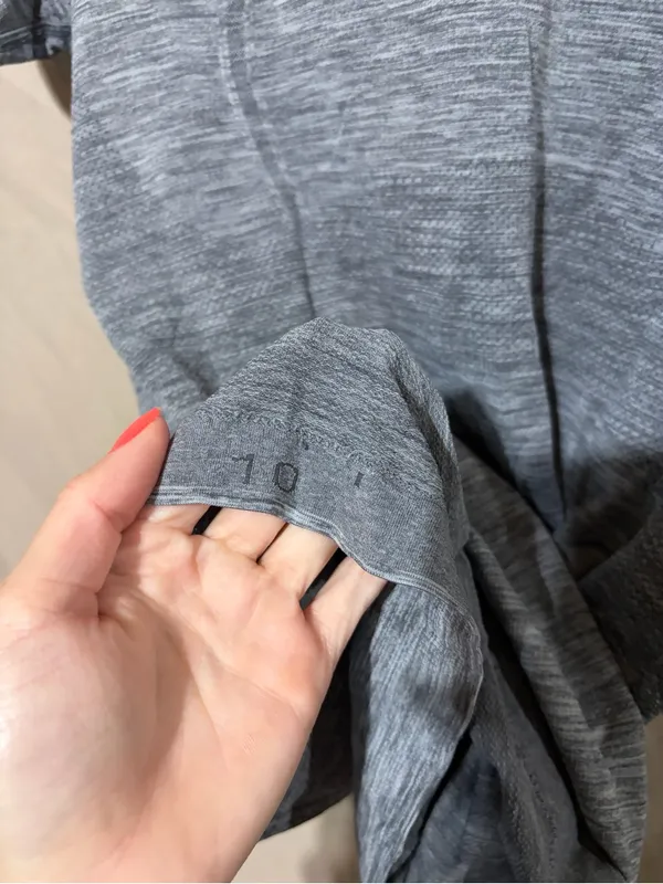 Lululemon swiftly T-shirt - Image 3