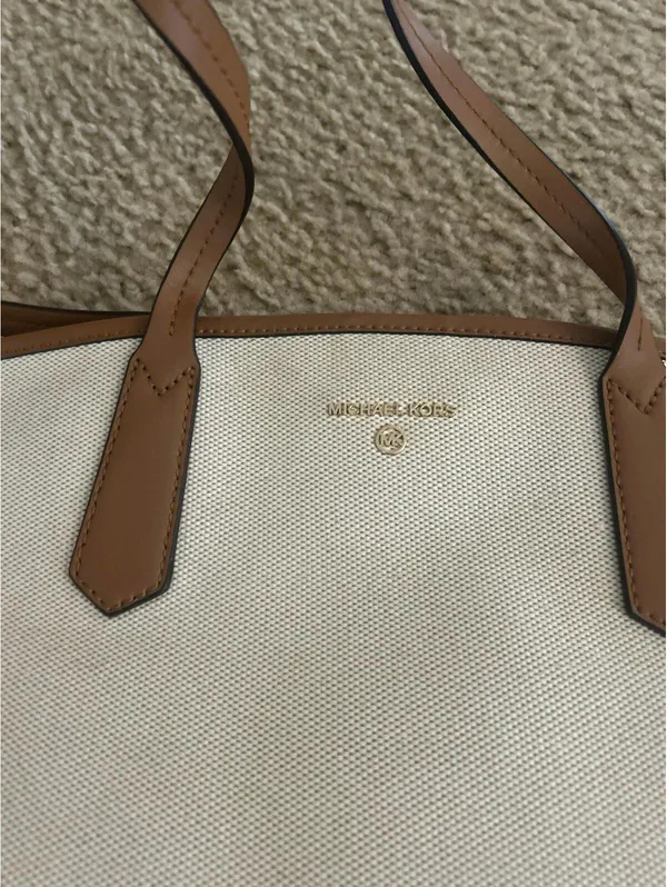 Bag damaged repair parts only Michael kors purse - Image 3