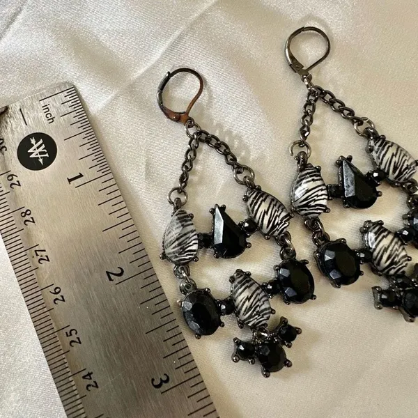 Black zebra statement earrings - Image 6
