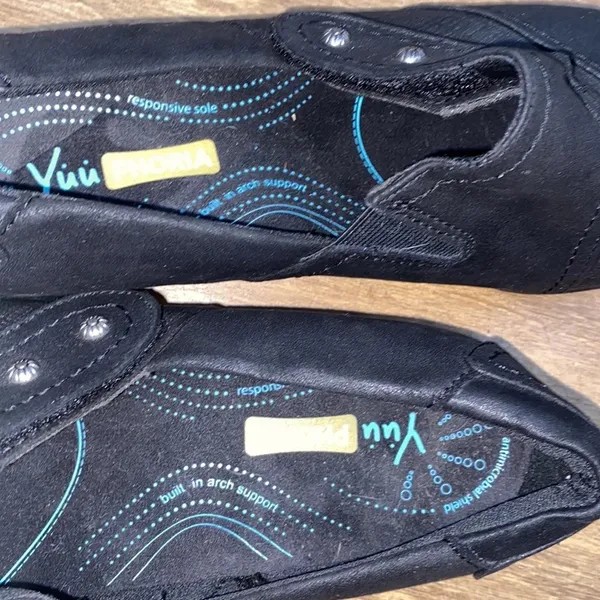 Yuu Phoria Dezary black slip on comfort shoes size 10 wide - Image 8