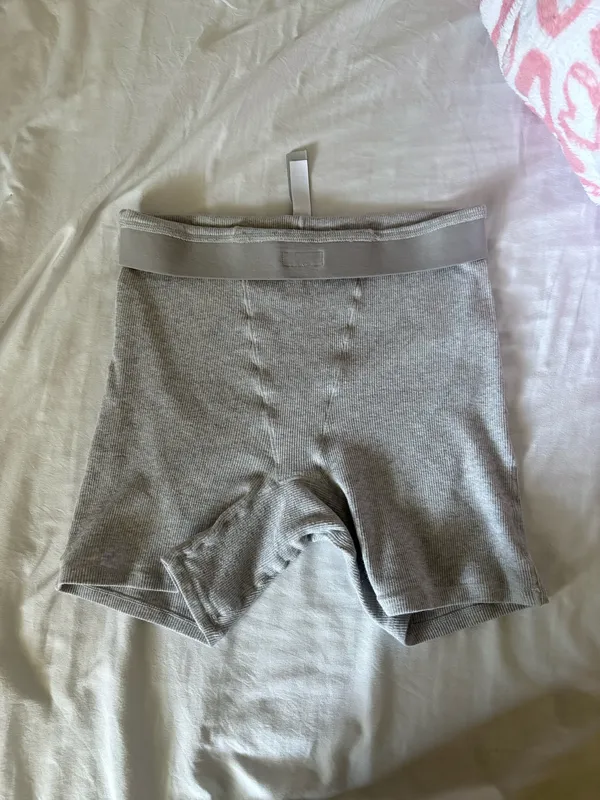 Shorts Grey SKIMS Boxer - Image 7