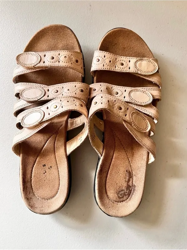 Clarks Leisa Cacti Open Toe Sandals Slip On Size 8. - Image 3
