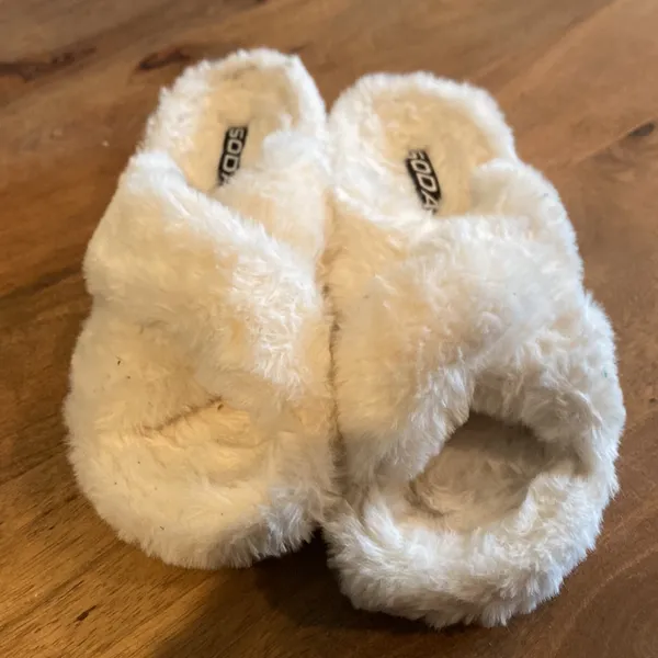 Soda Cream Fuzzy Slippers - Image 2