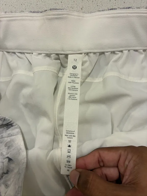Lululemon flat front relaxed shorts 4.5 inches women’s size 12 ￼￼ - Image 5