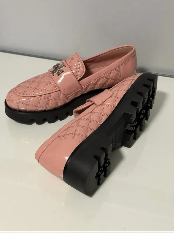 Tory Burch Blush Quilted Leather Loafers with Logo Accent - Image 3