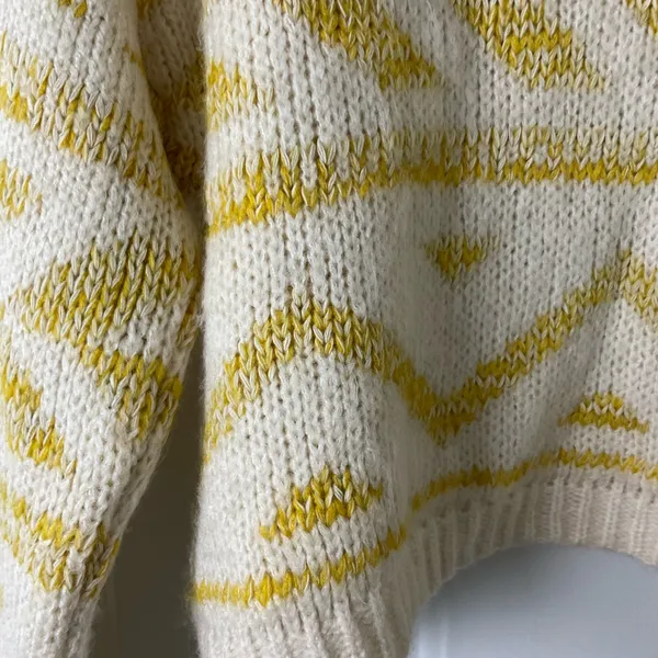 Stradivarius Crew Neck Knit Sweater Size Medium Yellow‎ and Cream - Image 5
