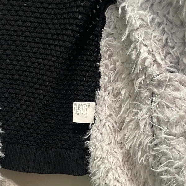 Fate Textured Black Vest with White Faux Fur Lining - Image 2