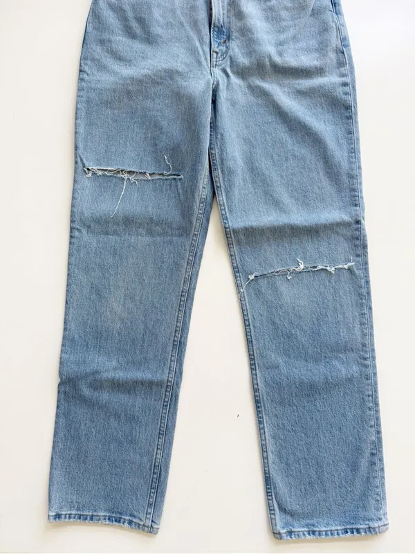 NWT Abercrombie & Fitch Ultra High Rise The 90s Straight Jeans size 30/10 - Image 3