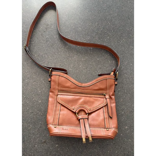 B.C.B.G. Brown Leather Crossbody ShB.C.B.G. Brown Leather Crossbody Shoulder Bag - Image 2