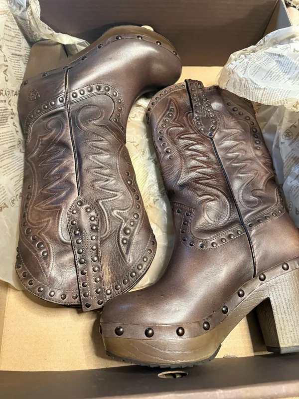 Ariat Boots Women’s - Image 2