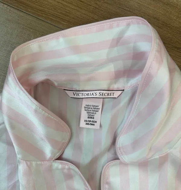 Victoria's Secret Pajama Set Satin Pink - Image 3