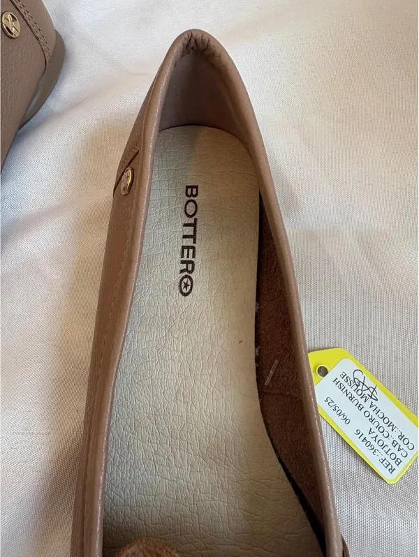 Bottero Women's Tan Leather Loafers with Gold Accent Size 6 - Image 8