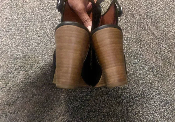 Lucky Brand Risza wedge sandals black leather ankle strap Size 8.5 EUC - Image 3