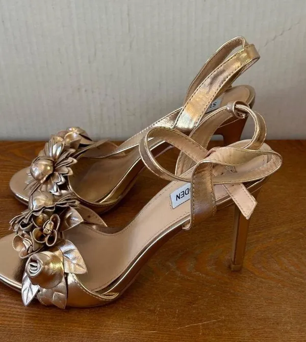 Steve Madden Women's High Heel Ankle Strap Sandal Rose Gold Sze 7 / 38 Sku 2869 - Image 5