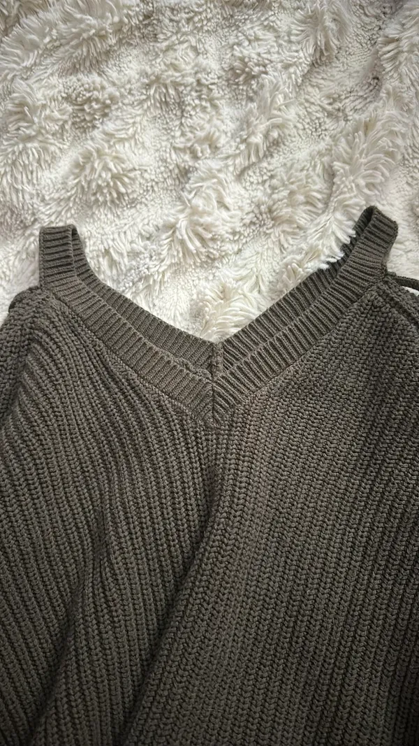 Green sweater Size XS - Image 3