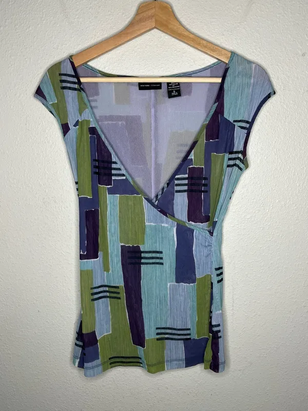 Y2K Vintage NY & Company Blue Purple Abstract Geometric Surplice Wrap Blouse - Image 3