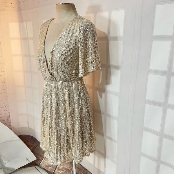 Altar’d’ State NWT Gold Mesh Sequin V-Neck Lined Bridesmaid Mini Dress Medium - Image 5