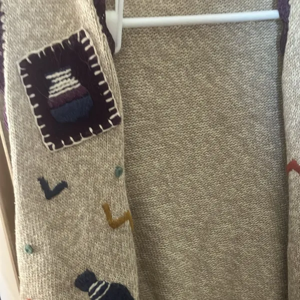 FINAL MARKDOWN Gw Patterned Beige Sweater Vest medium Tan - Image 2