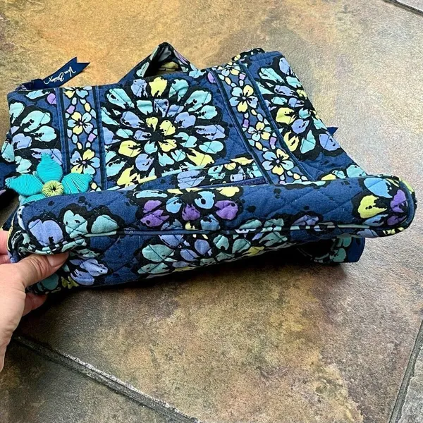 Vera Bradley Crossbody Hipster Floral Purse - Image 11