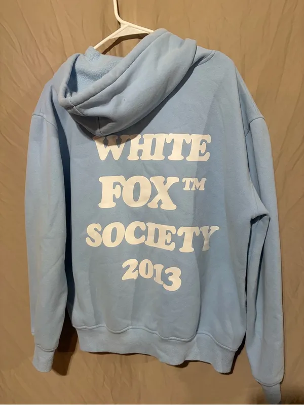 White fox sweatshirt - Image 3