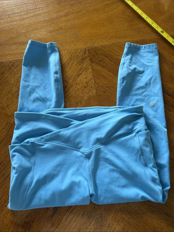 Fabletics Oasis Crossover Leggings - Image 2