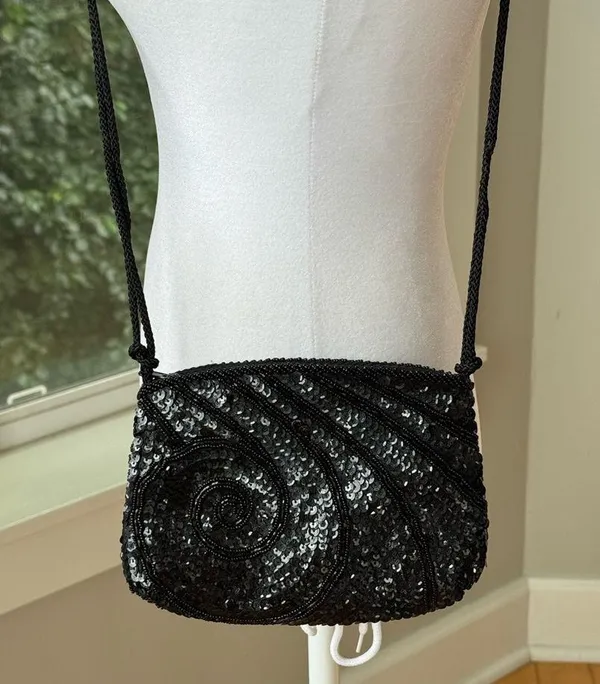 Vintage 70s LaRegale Hand Made Black Beaded Sequin Formal Dressy Going Out Purse - Image 6