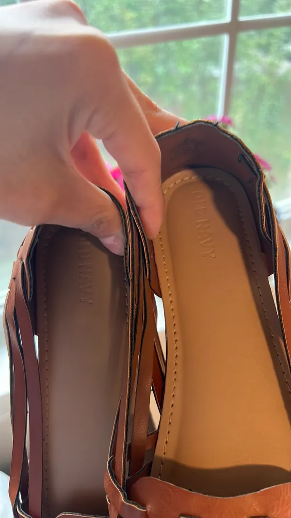 Old Navy Sandals - Image 4