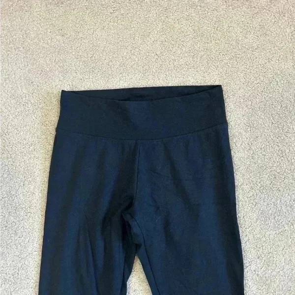 Aerie black high rise leggings in size medium - Image 2