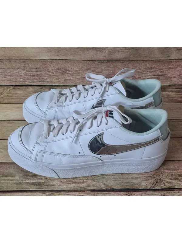 Nike Blazer Low Platform Womens 10 White Metallic Silver Iridescent DQ7654-100 - Image 6