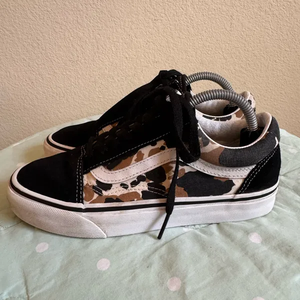 Vans Old Skool Black and Tan Camouflage Sneakers women’s size 6 - Image 5