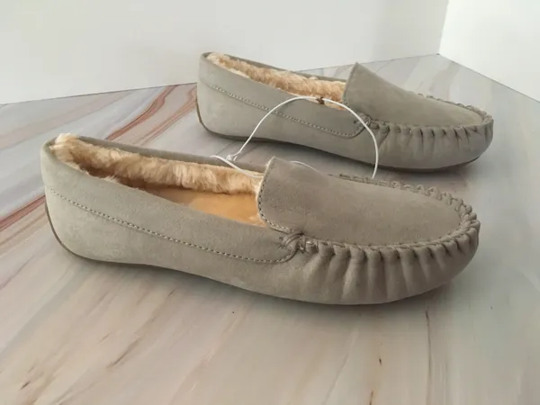 Moccasin Slippers, Size 7 Gray - Image 6