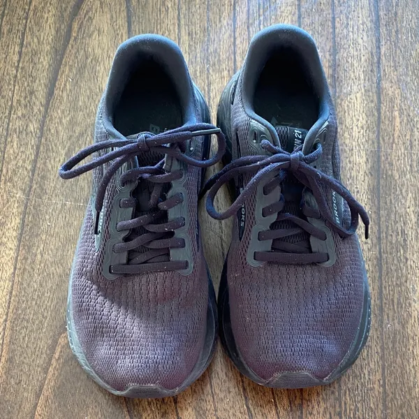 Brooks Women’s Running Shoes – Style 120408 1B 020 | Size 8.5 (Medium B) - Image 2