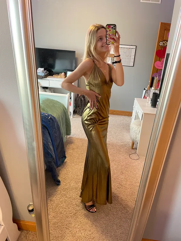 Lulus prom dress - Image 2