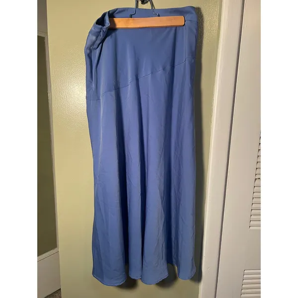 Banana Republic Women's Size 8 Satin Midi Skirt A-Line Blue Slit Front Zip Side - Image 7